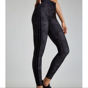 UltraCor camo leggings